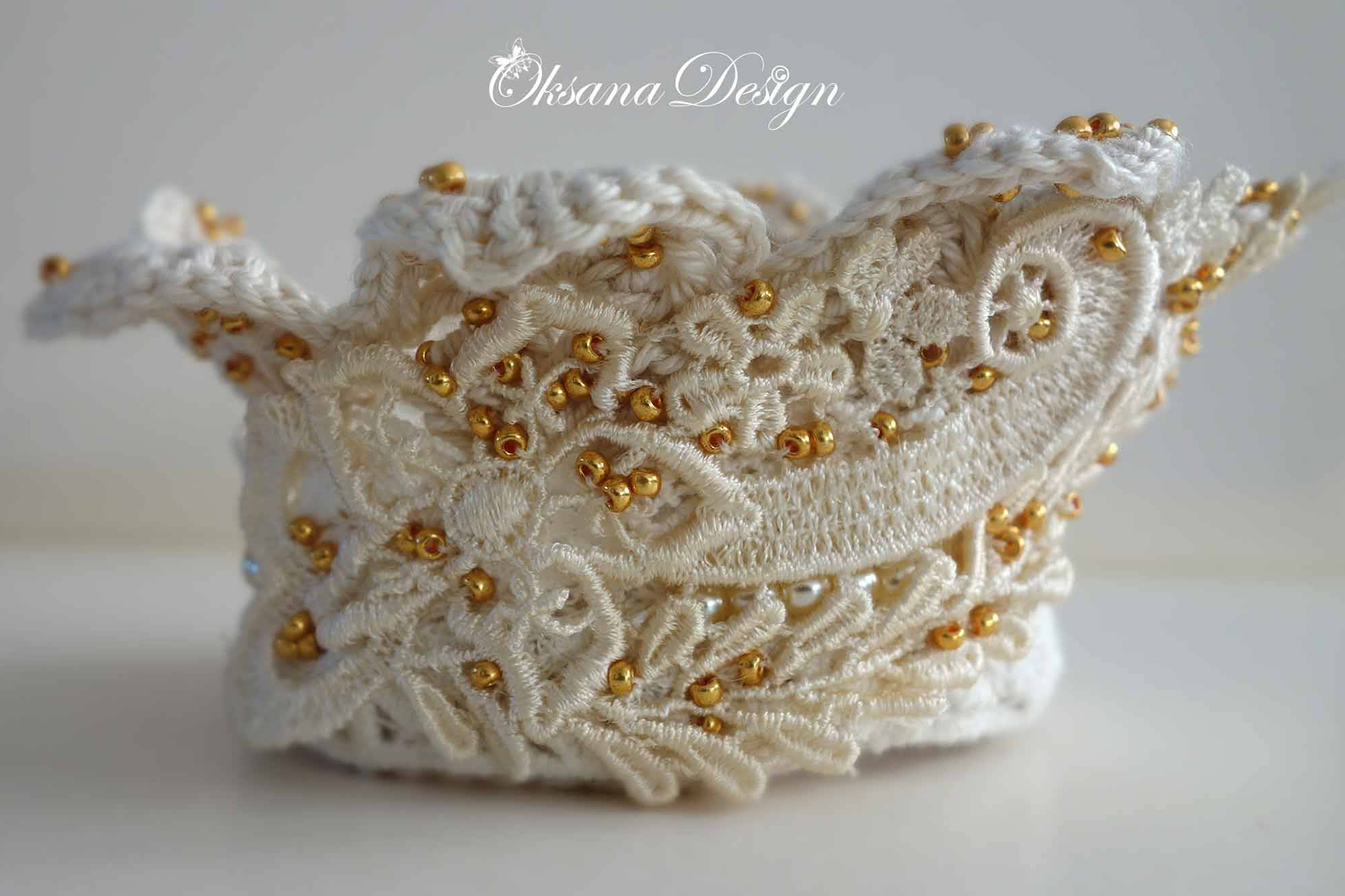 Crown_Adorables_Golden